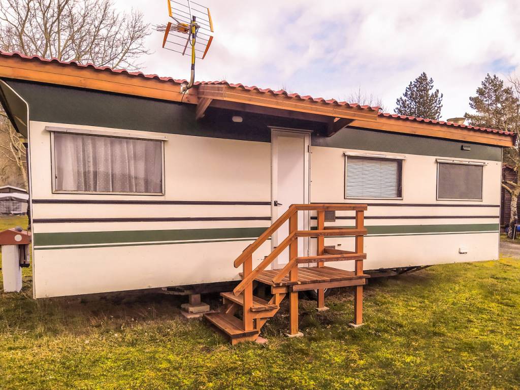 exterior mobile home