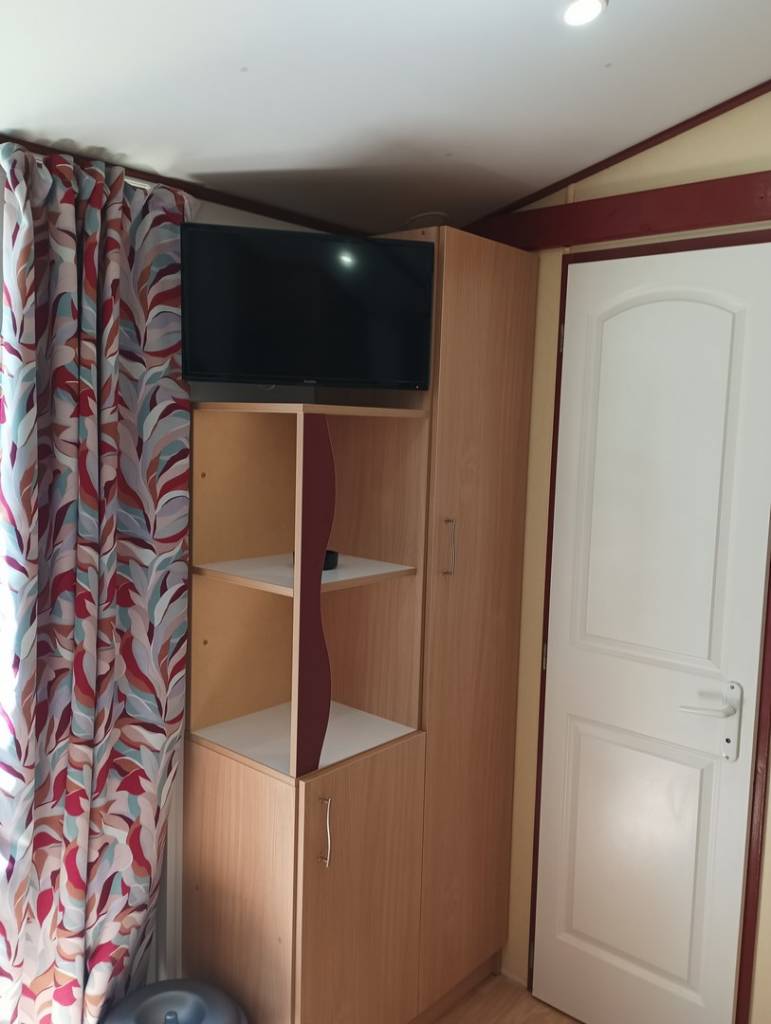 Mobil-Home-Superior-Salon-Television